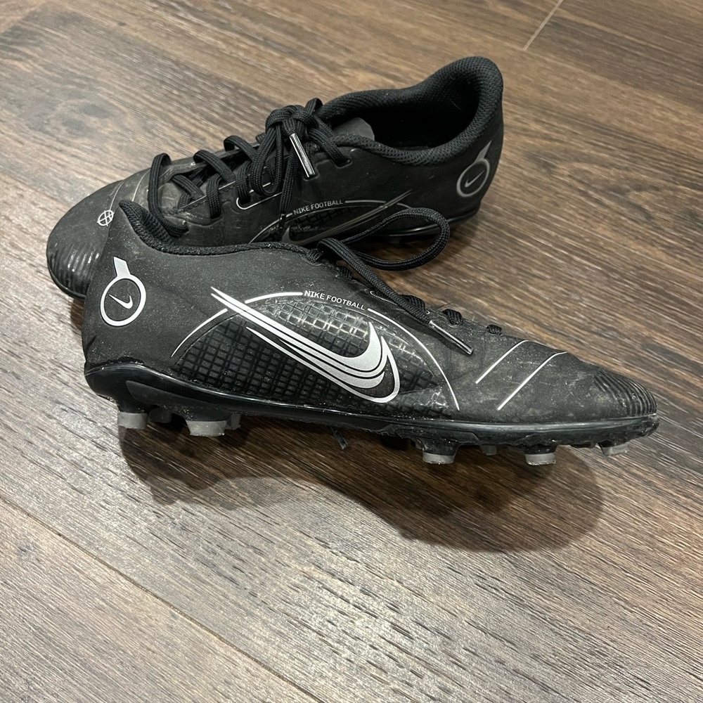 Nike Youth 5.5 Mecurial Soccer Cleats